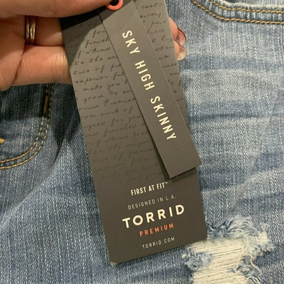 Torrid Sky High Skinny First At Fit Distressed Blue Denim Shorts Women's Size 12 - Picture 5 of 13